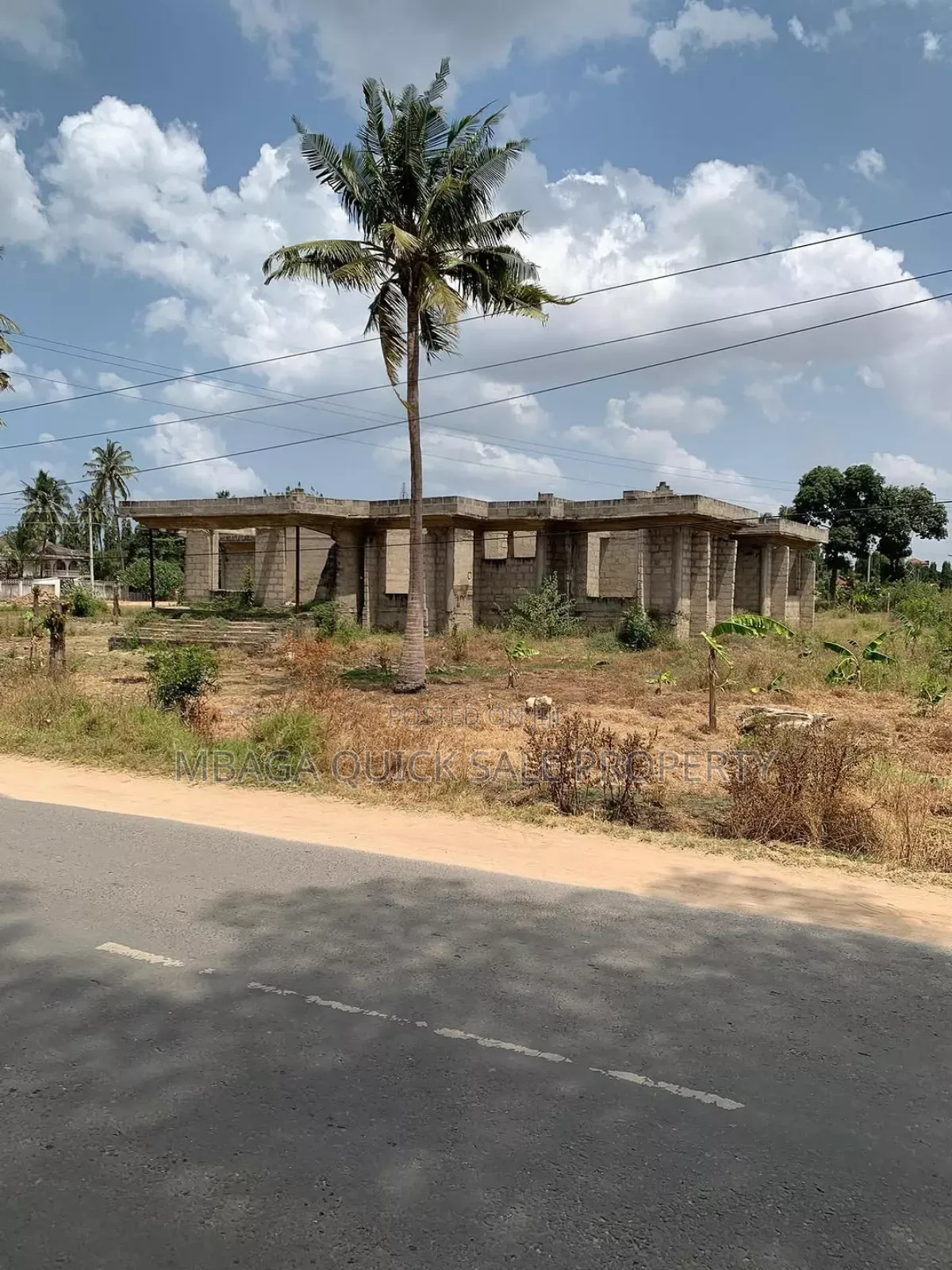 Plot Area SQM 1995 for Sale at Tegeta Nyuki in Bunju