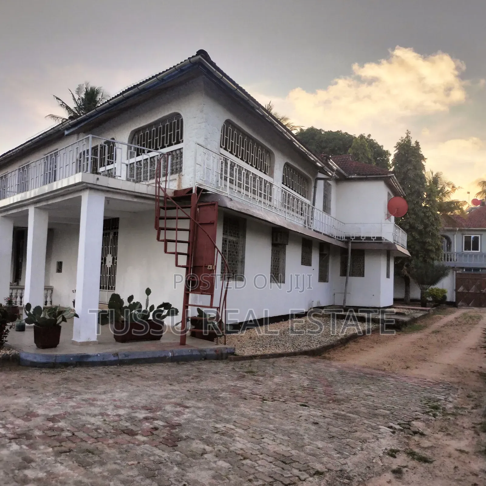 6bdrm House in Bahari Beach Dsm, Kinondoni for sale in Kinondoni