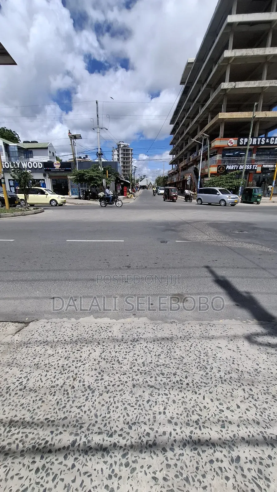 Busness Plot Investment Available Asphalt Road in Sinza