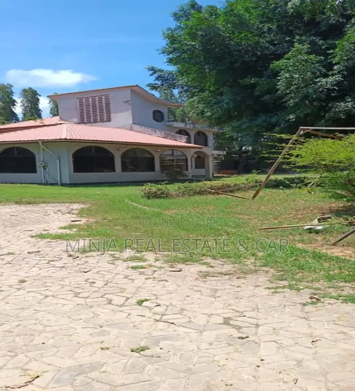 Commercial Plot for Sale Mbezi Beach Makonde Face Bagamoyo Road. in Mbezi Beach