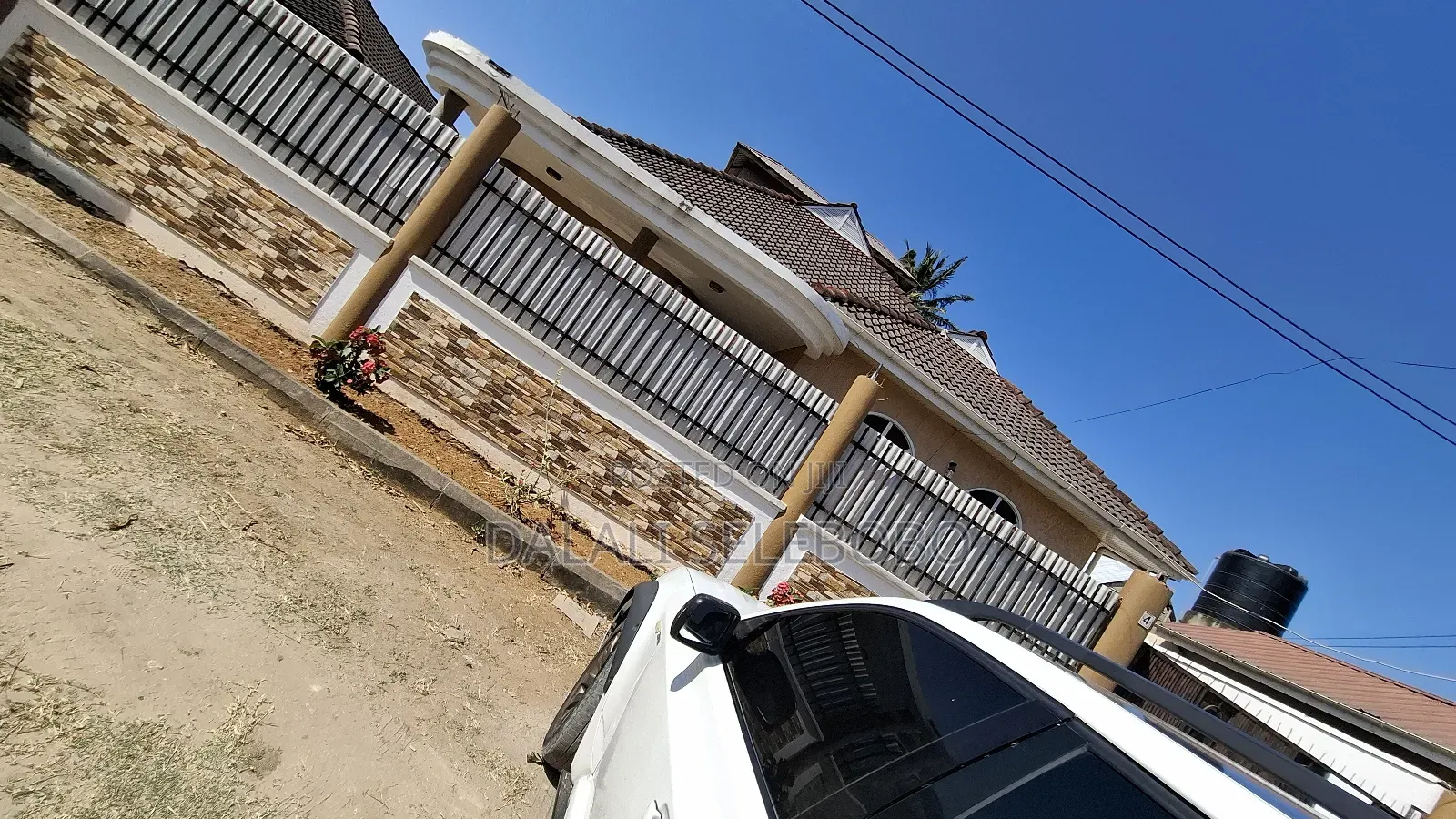 5bdrm Bungalow in Mbezi Beach Makonde for sale in Mbezi Beach