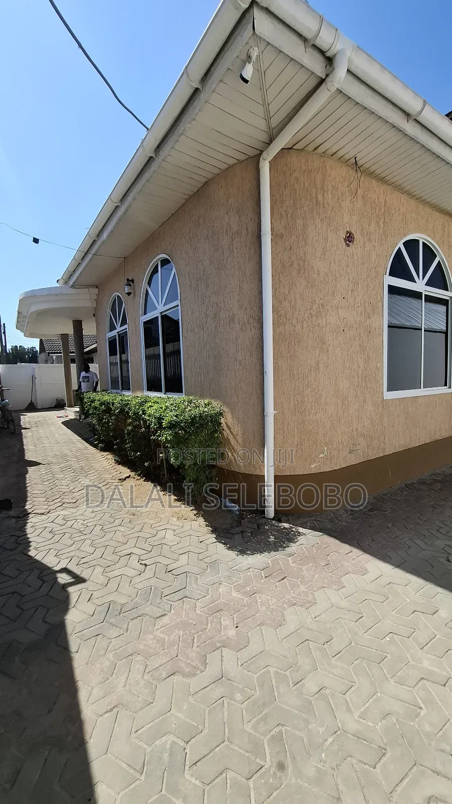 5bdrm Bungalow in Mbezi Beach Makonde for sale in Mbezi Beach