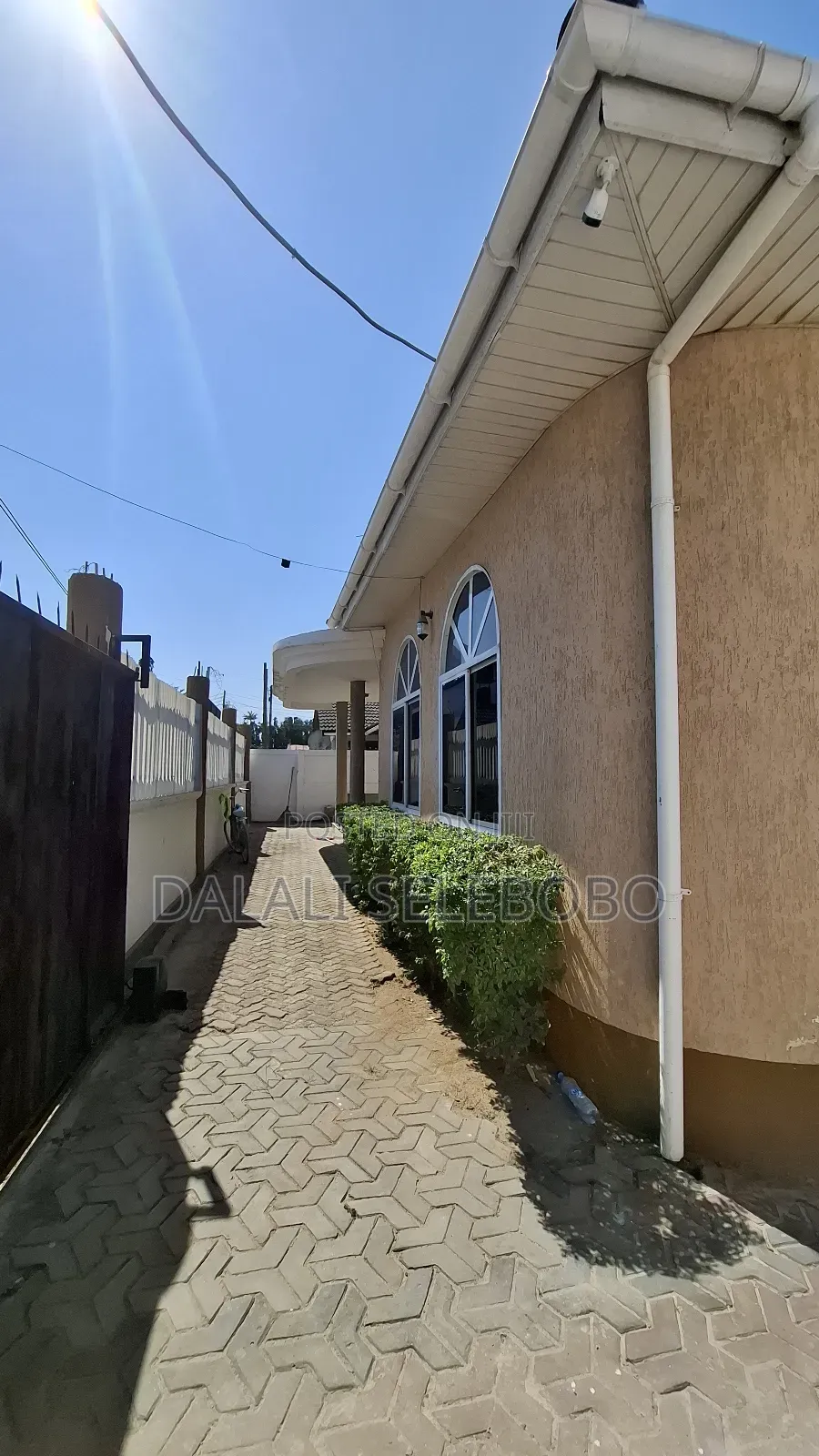 5bdrm Bungalow in Mbezi Beach Makonde for sale in Mbezi Beach