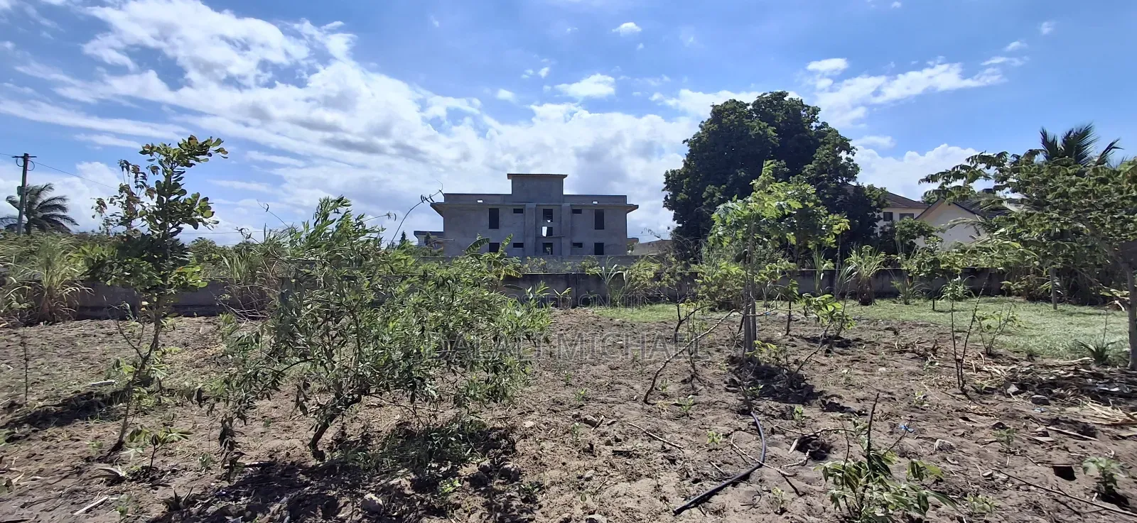 Kiwanja Kinauzwa Mbweni Mpiji in Mbweni