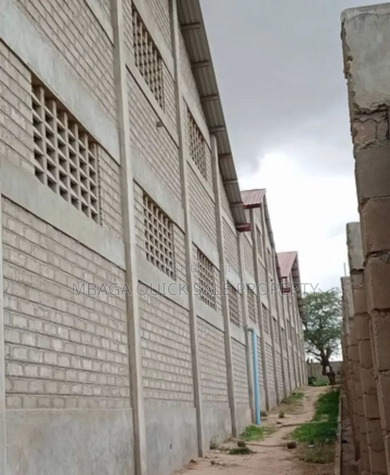 Godown Area Sqm1000 Industrial Area for Rent at Iringa in Iringa
