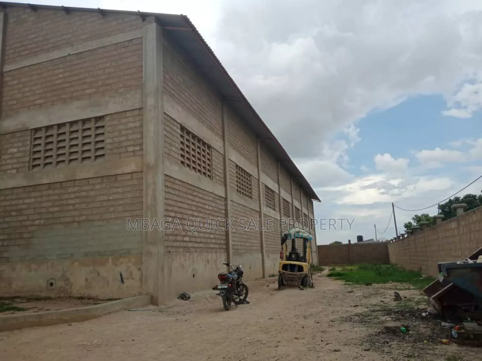 Godown Area Sqm1000 Industrial Area for Rent at Iringa in Iringa
