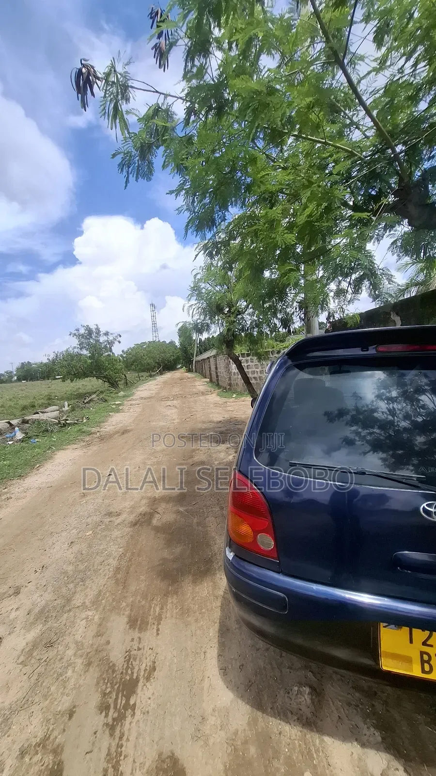 Big Space 4 Garege Very Secure at Mbez Beach Makonde in Mbezi Beach