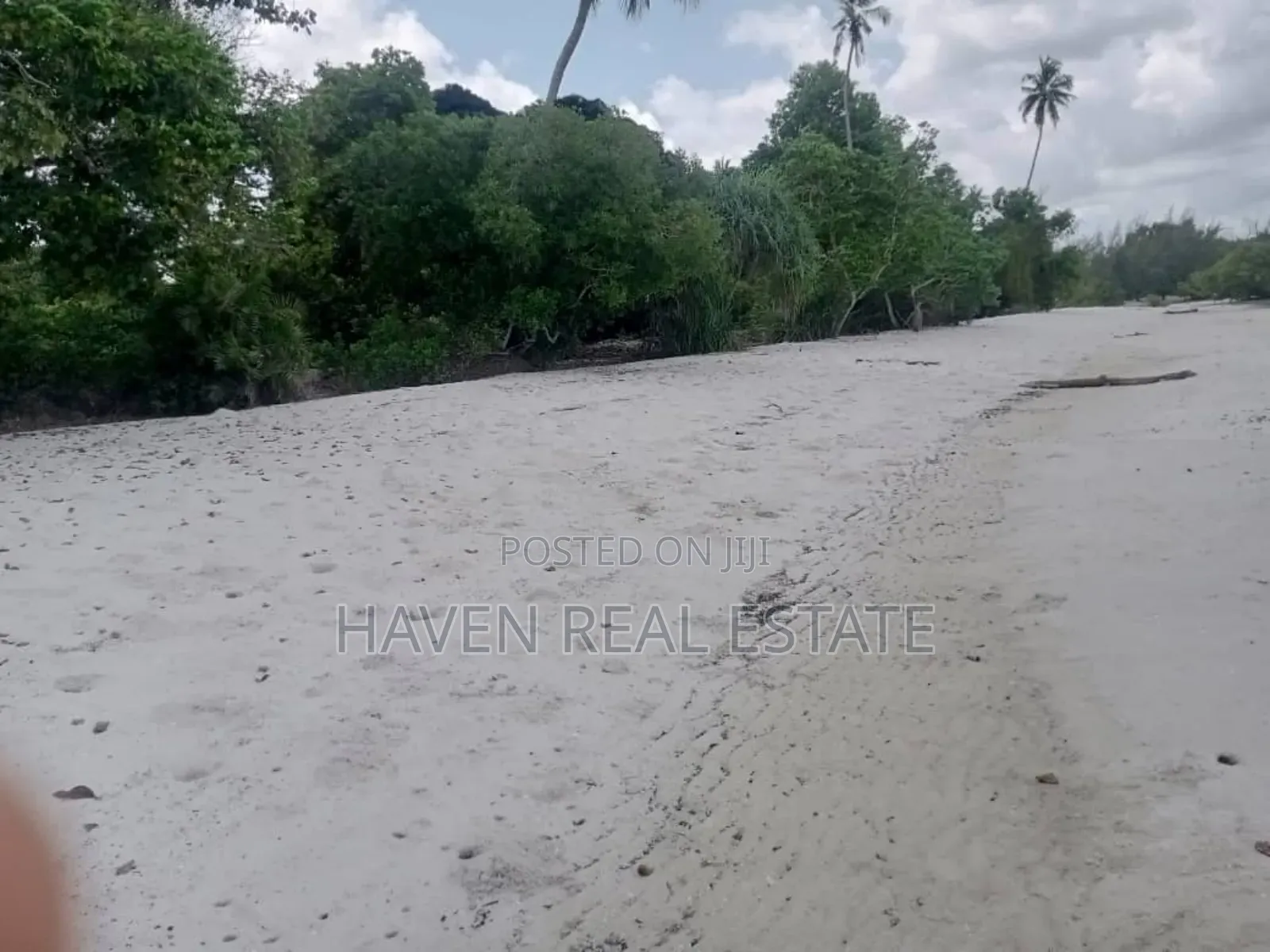 Beach Plot for Sale at Pemba in Pemba
