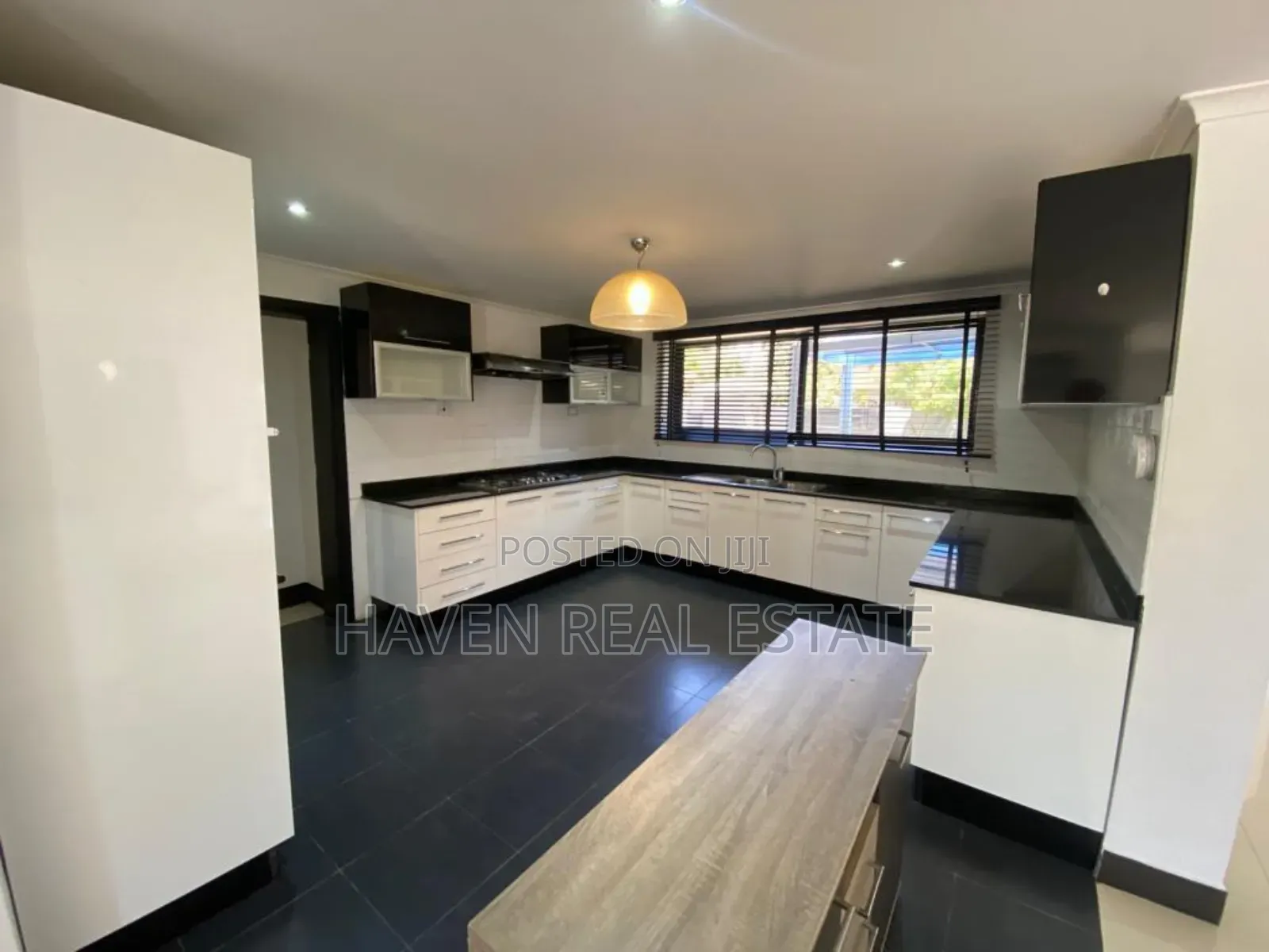 5bdrm House in Masaki for sale in Masaki