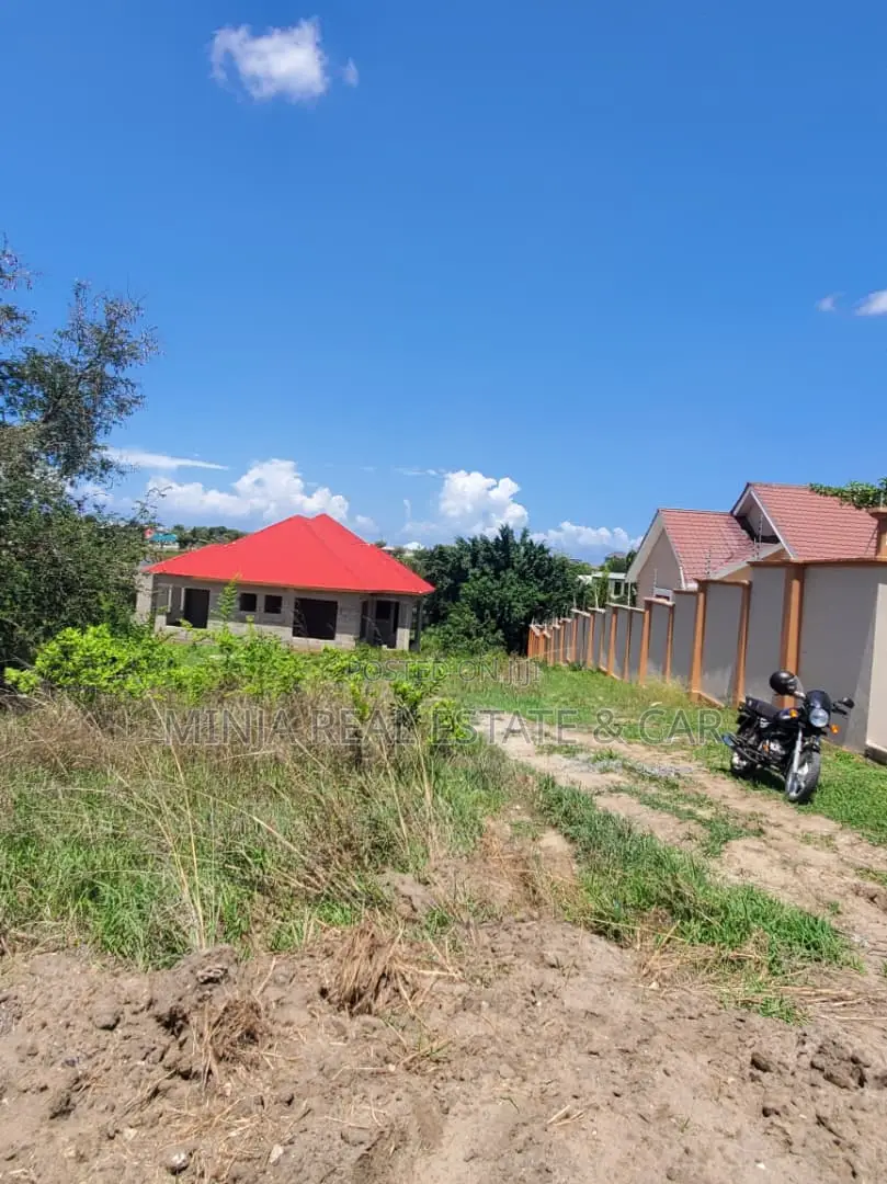 Plot for Sale Mbopo Opposite DDC Side. in Goba