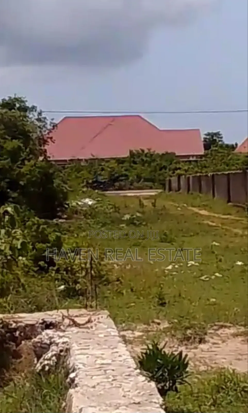 Kiwanja Kinauzwa Jumbi Zanzibar in Unguja North