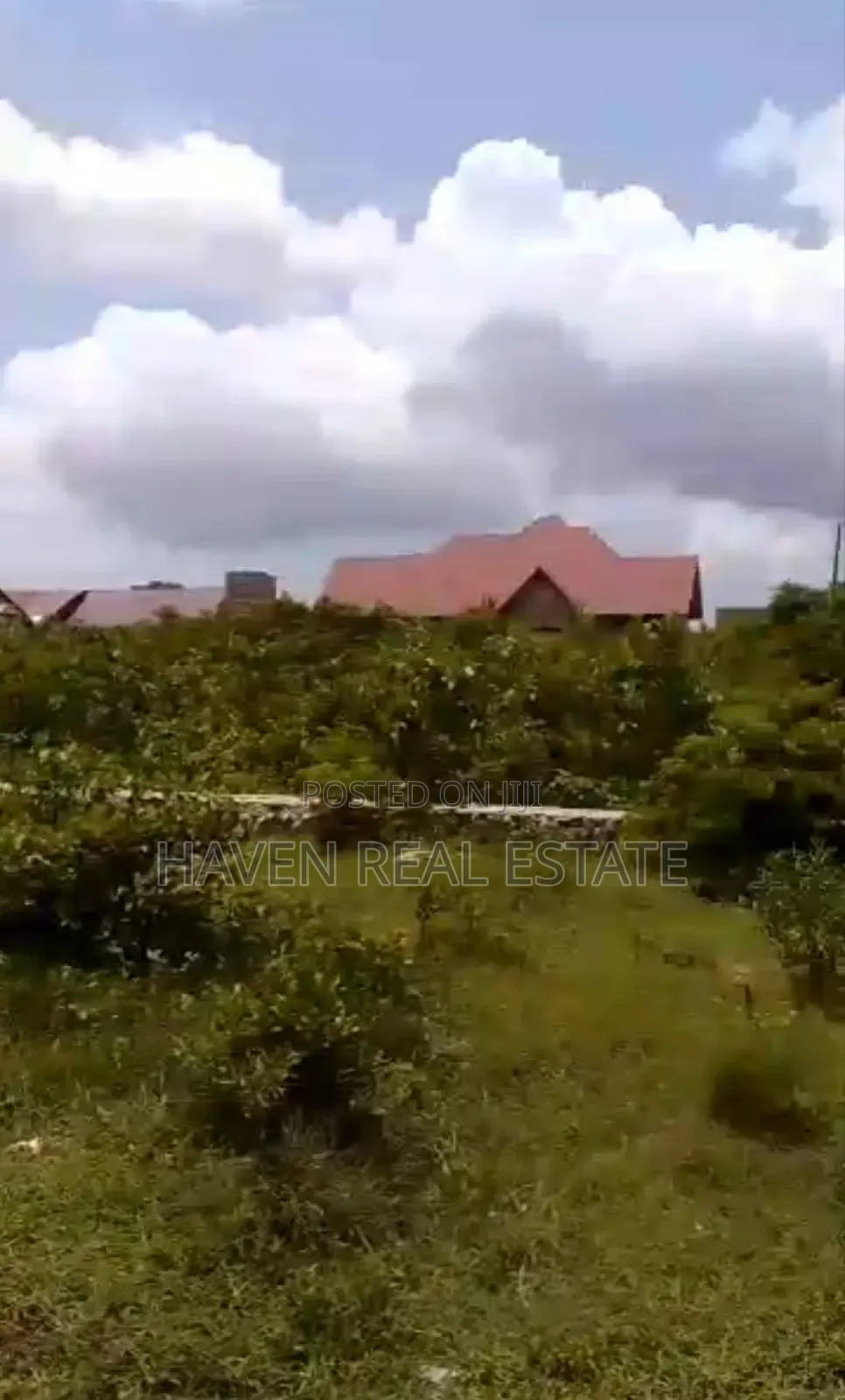 Kiwanja Kinauzwa Jumbi Zanzibar in Unguja North