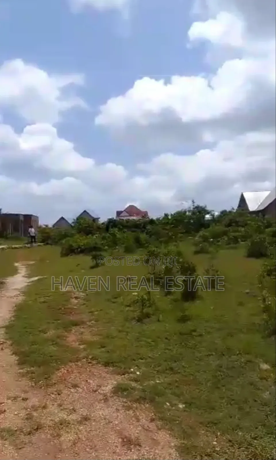 Kiwanja Kinauzwa Jumbi Zanzibar in Unguja North