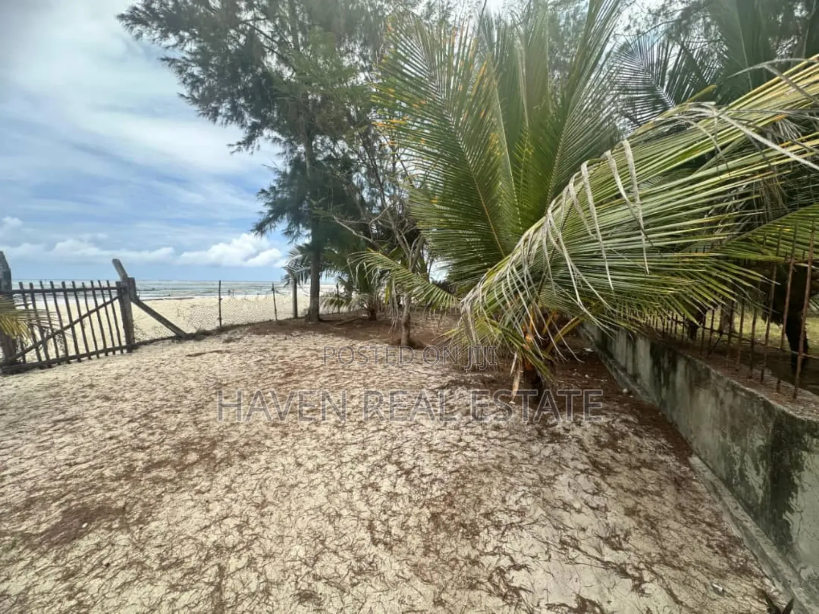Beach Plot for Sale at Pwani McHangani Zanzibar in Unguja North