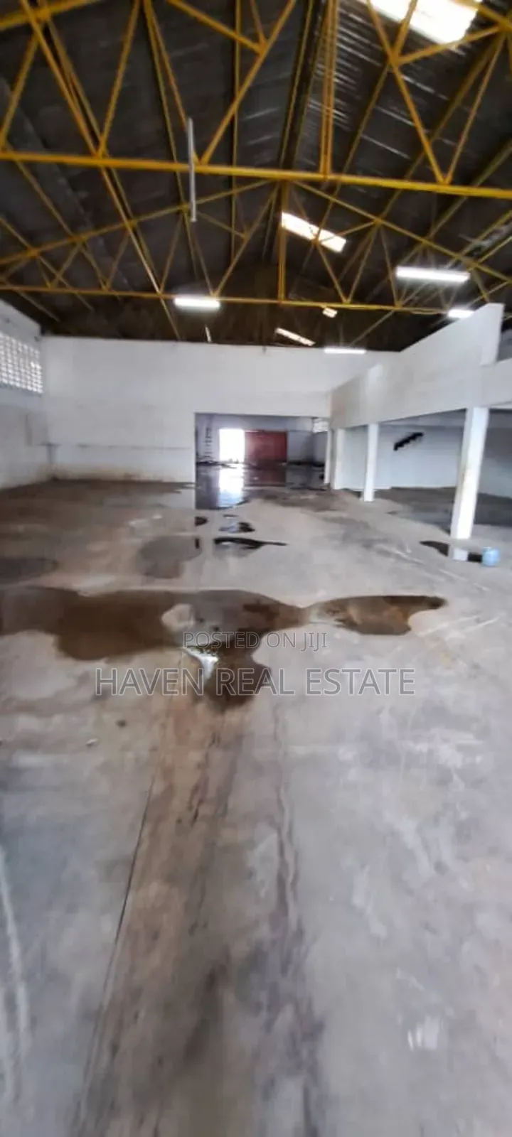 Godown for Rent at Mandela Road in Mandera