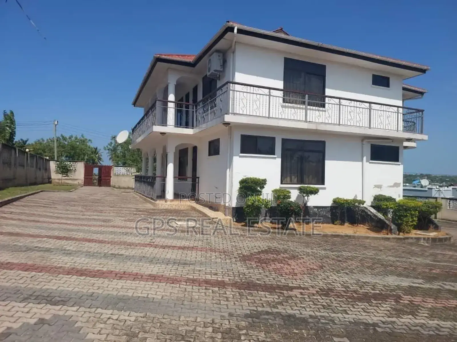 9bdrm House in Madale Mivumoni, Kinondoni for sale in Kinondoni