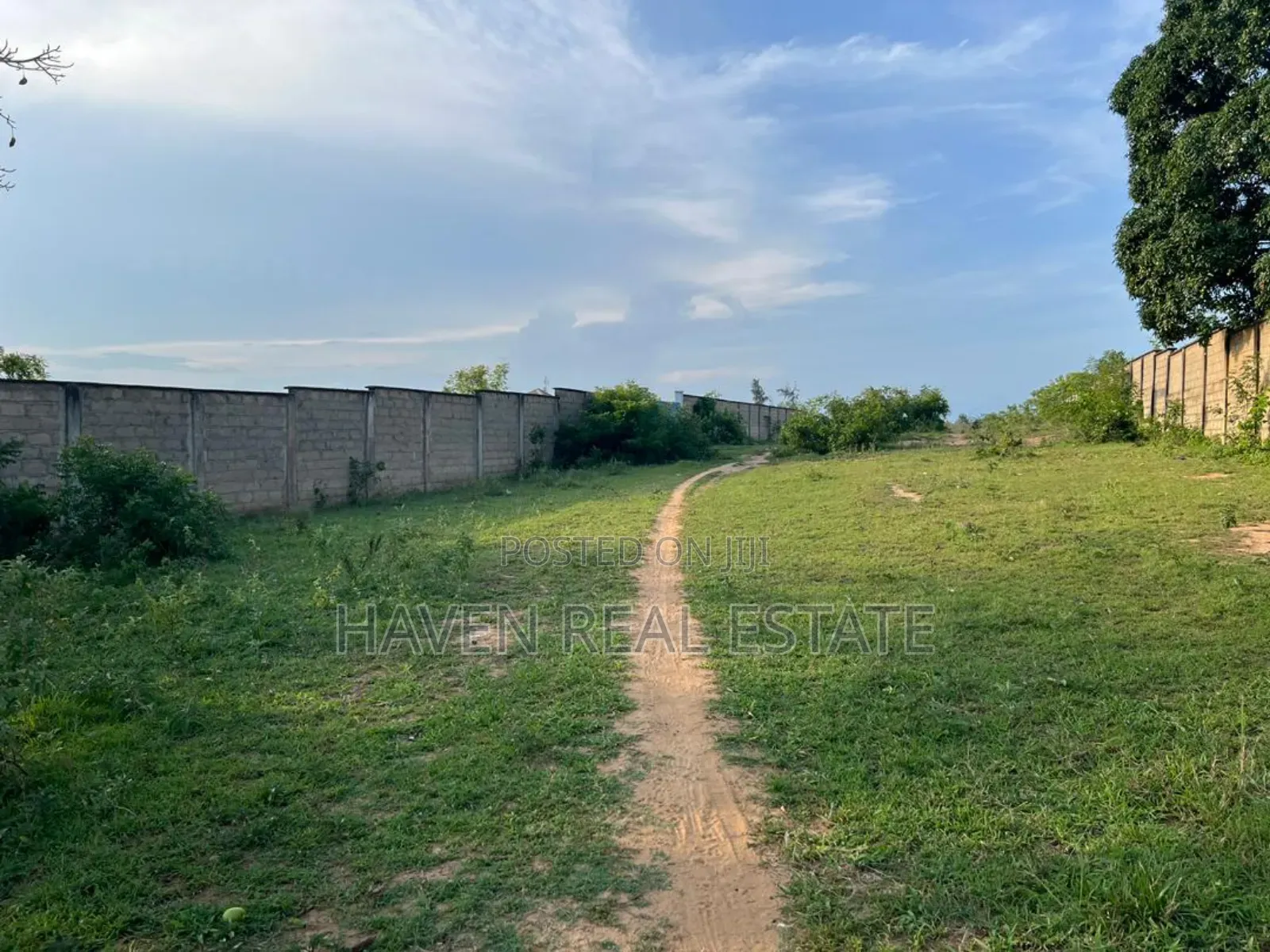 Industrial Pembeni Ya Reli Ya Tazara Inauzwa Kange, Tanga in Tanga City