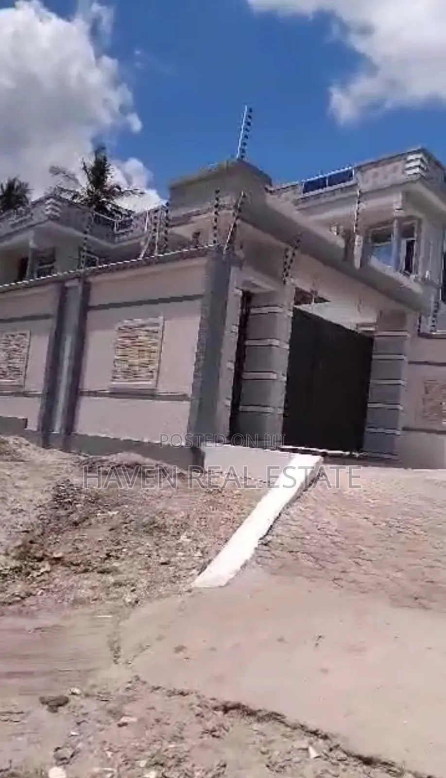 8bdrm House in Kinyerezi for sale in Kinyerezi