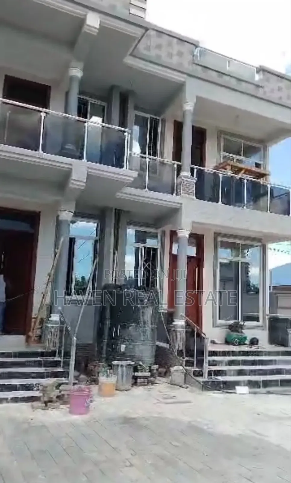 8bdrm House in Kinyerezi for sale in Kinyerezi