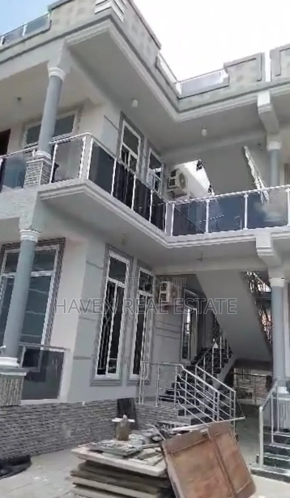 8bdrm House in Kinyerezi for sale in Kinyerezi