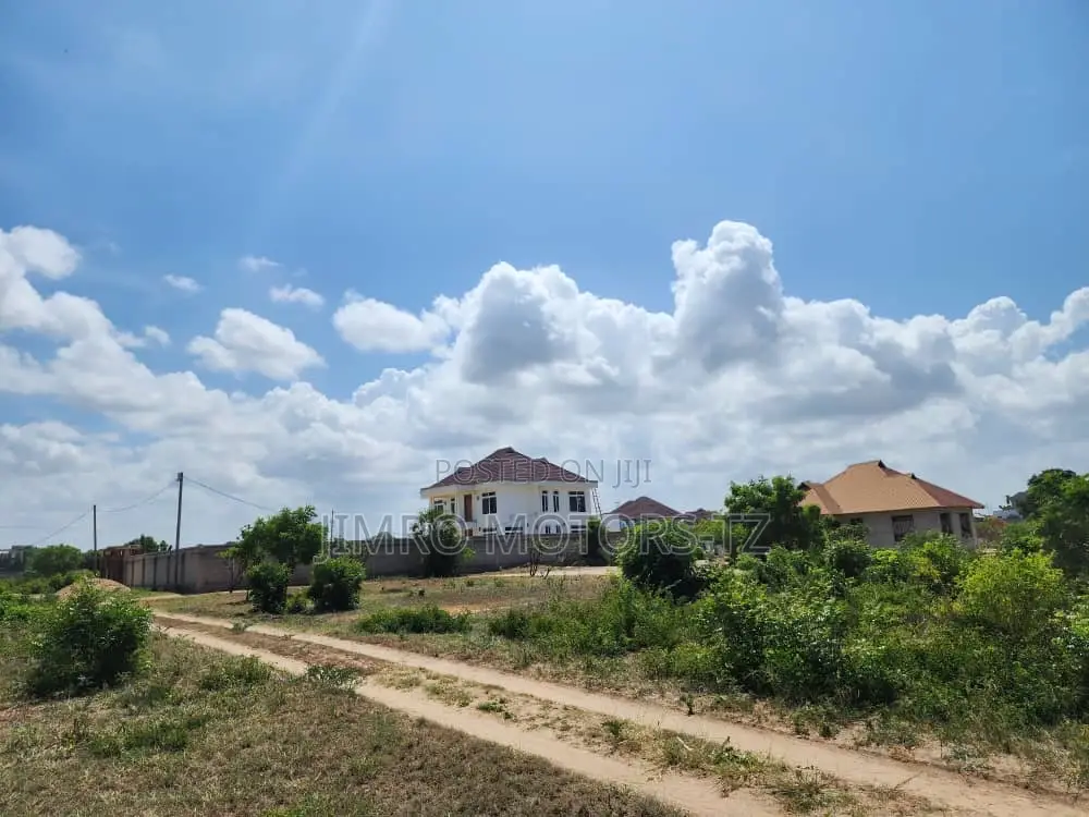 Nauza Kiwanja Kizuri Sana Kinapatikana Bweni Square Meter 15400 in Mbweni