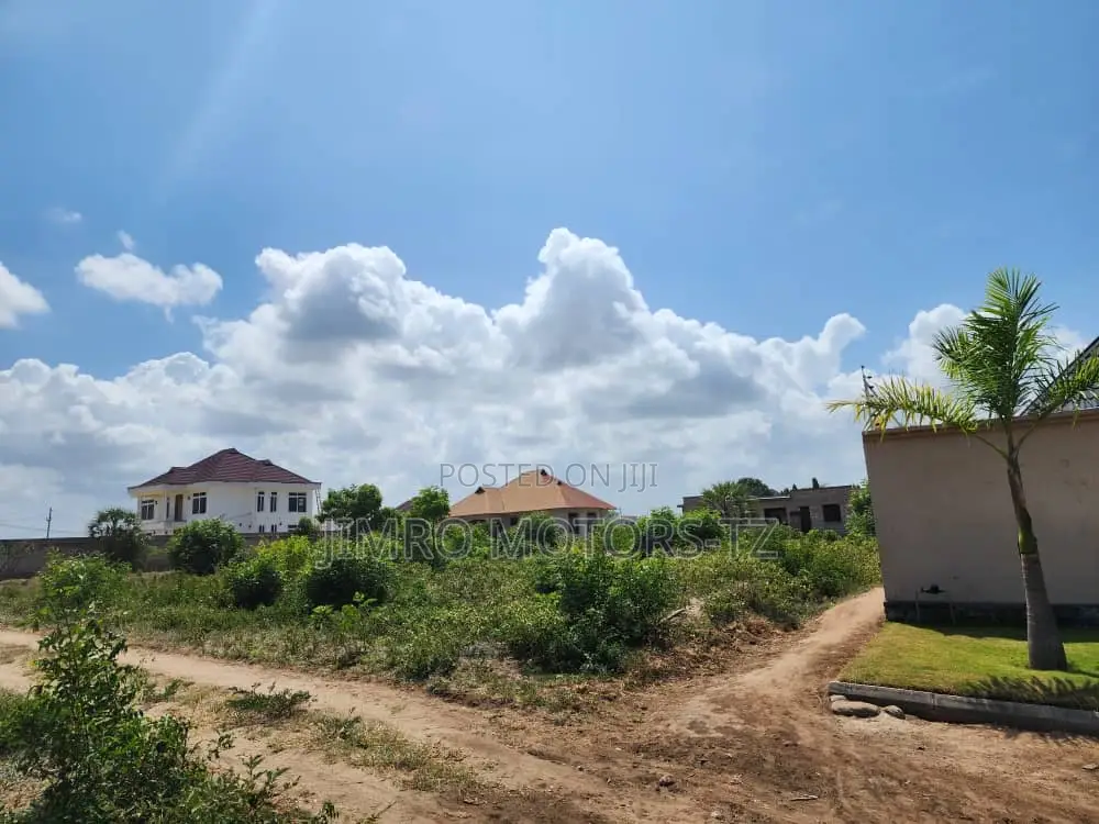 Nauza Kiwanja Kizuri Sana Kinapatikana Bweni Square Meter 15400 in Mbweni