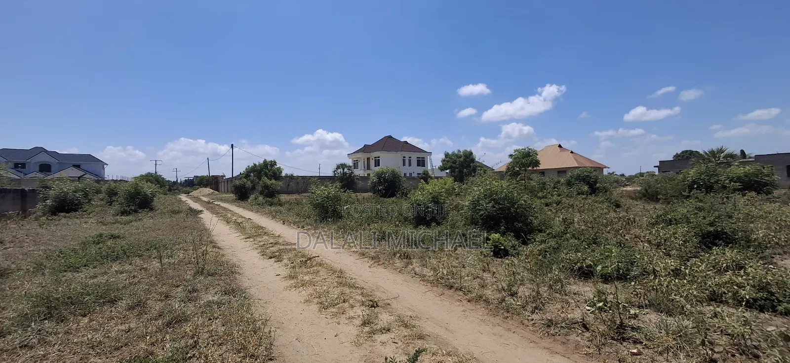 Kiwanja Kinauzwa Mbweni Mpiji in Mbweni