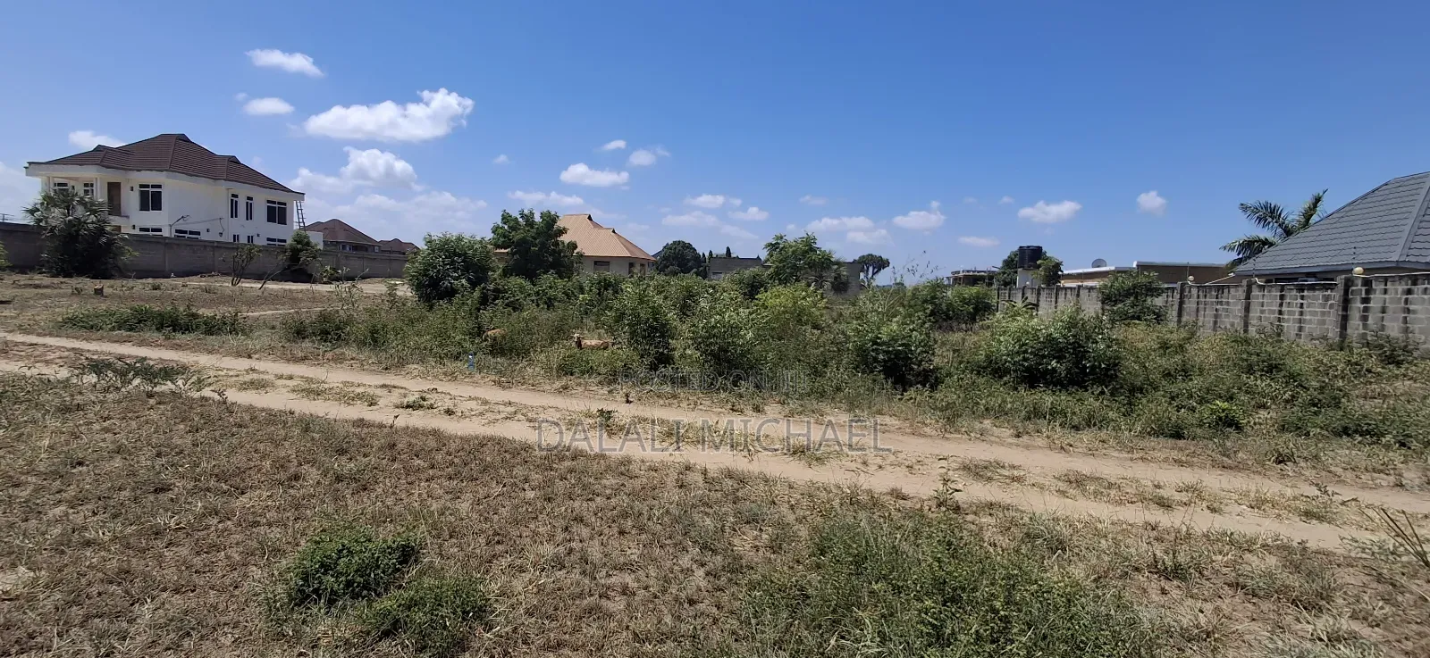 Kiwanja Kinauzwa Mbweni Mpiji in Mbweni