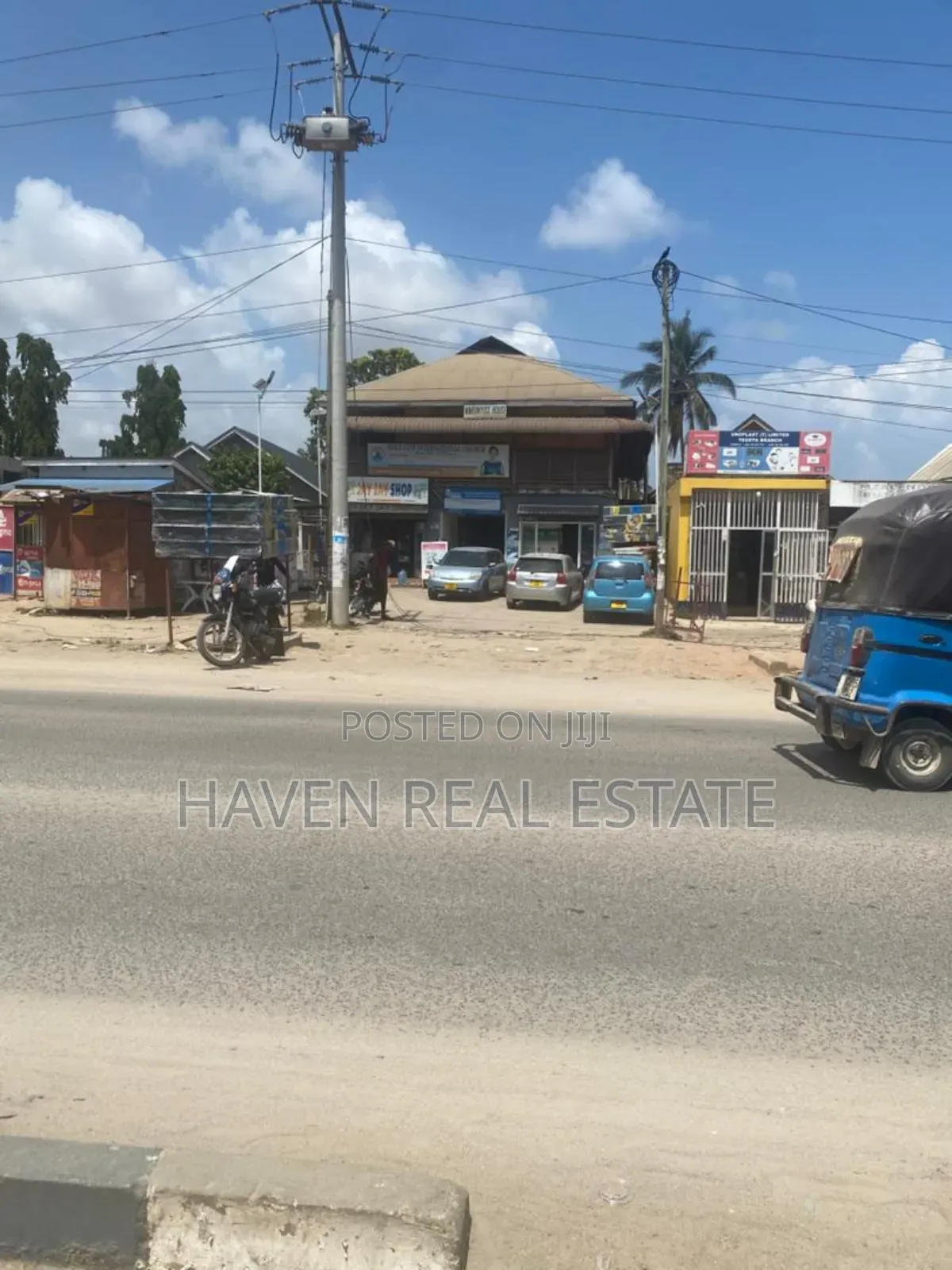 Jengo La Biashara Linauzwa Tegeta Wazo in Kinondoni