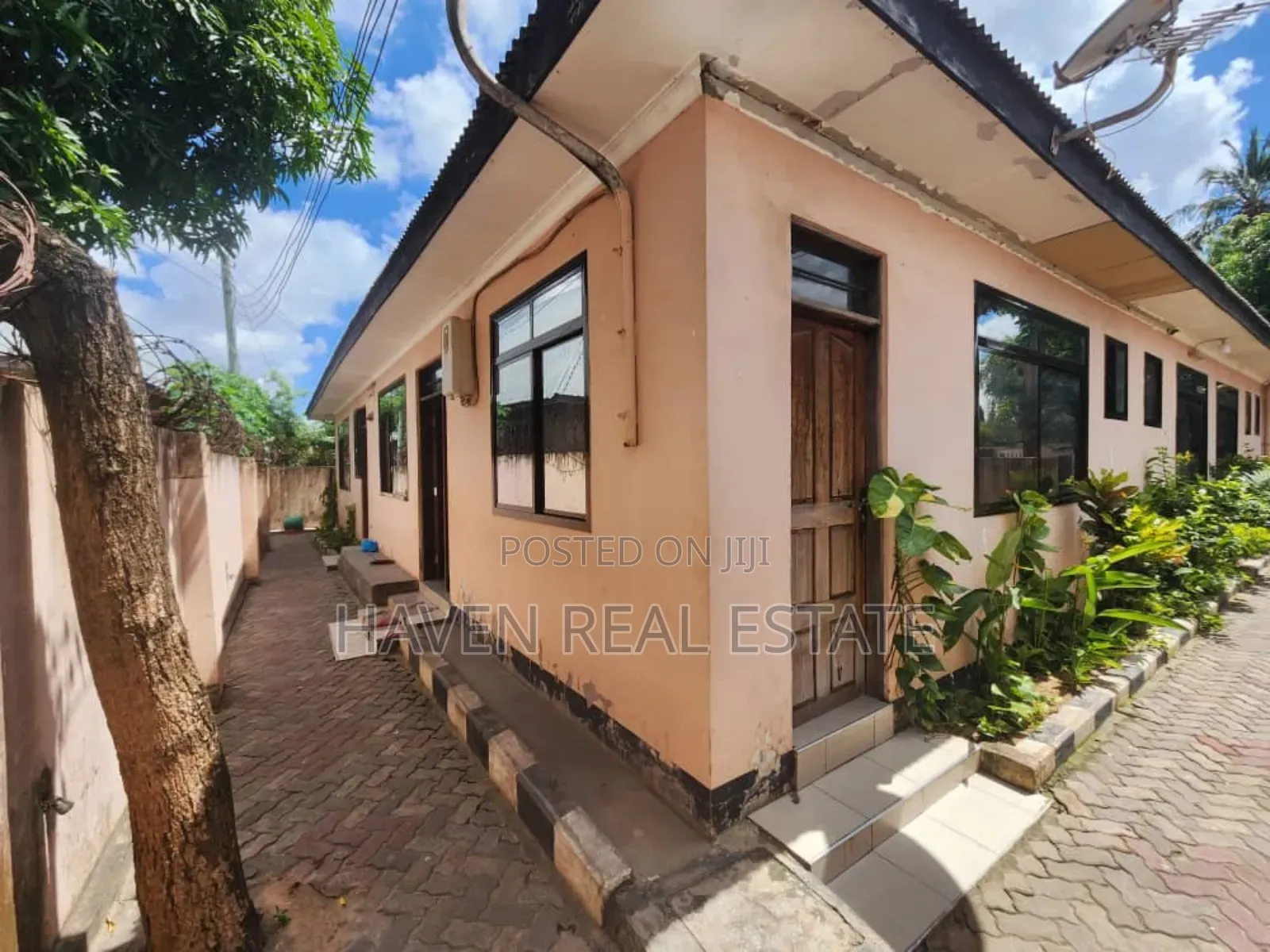 Lodge Inauzwa Kitunda Pentagon in Kitunda