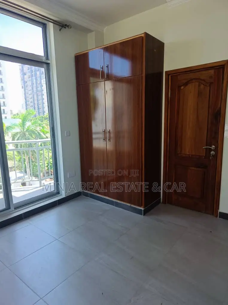 3bdrm Apartment in Upanga West for sale in Upanga West