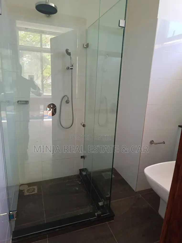 3bdrm Apartment in Upanga West for sale in Upanga West
