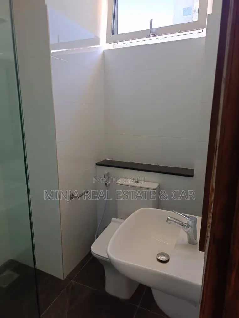 3bdrm Apartment in Upanga West for sale in Upanga West