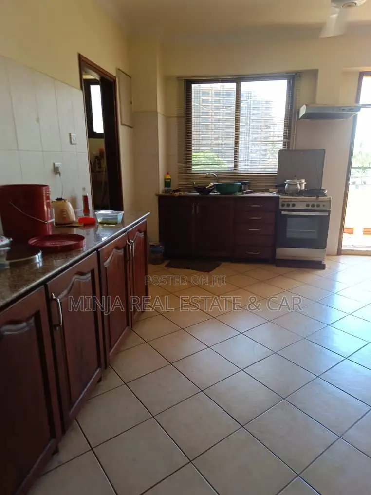 3bdrm Apartment in Upanga West for sale in Upanga West
