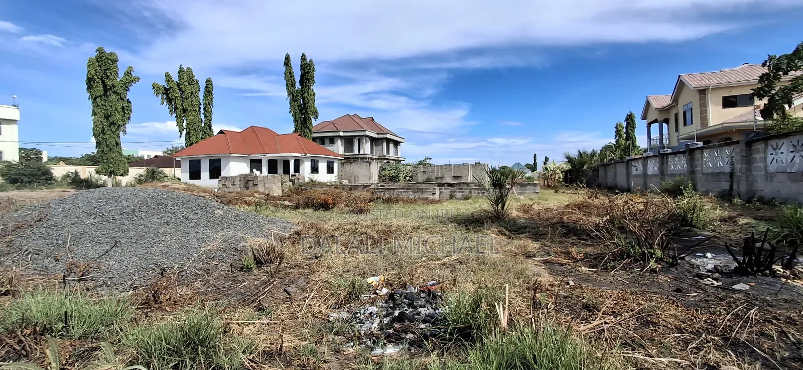 Kiwanja Kinauzwa Ml130 Mbweni in Mbweni
