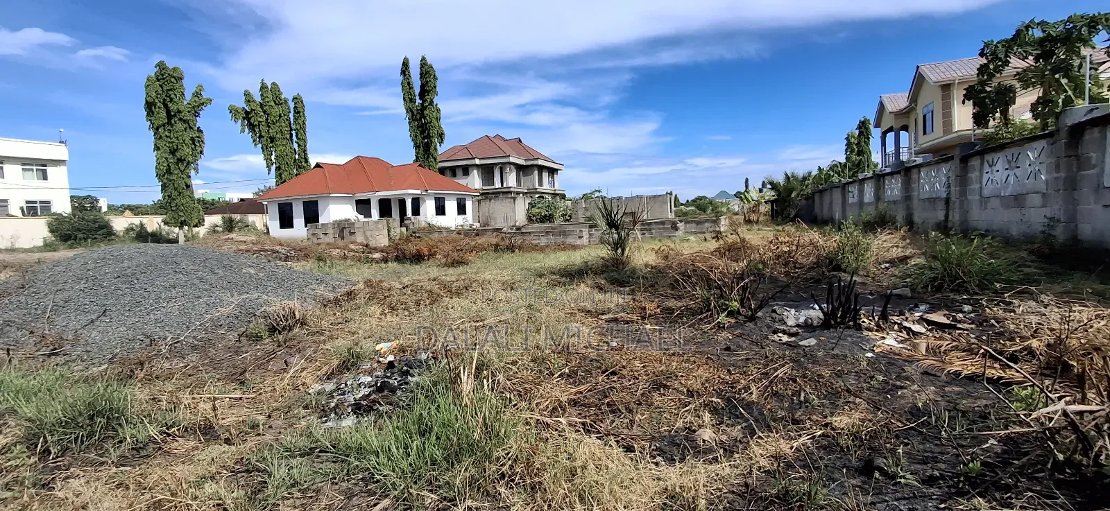 Kiwanja Kinauzwa Ml130 Mbweni in Mbweni