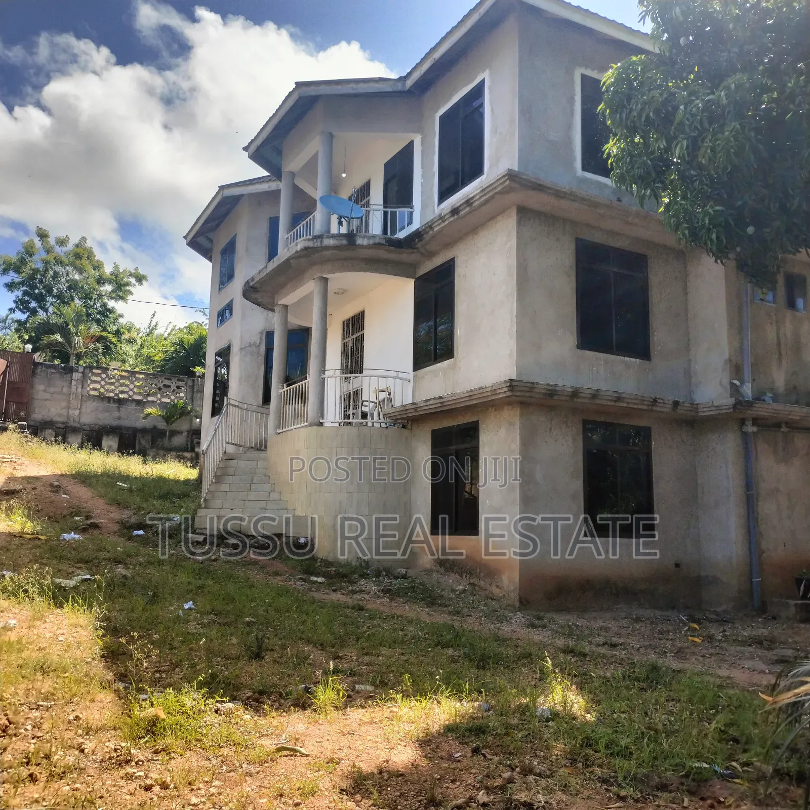 5bdrm House in Salasala, Kinondoni for sale in Kinondoni