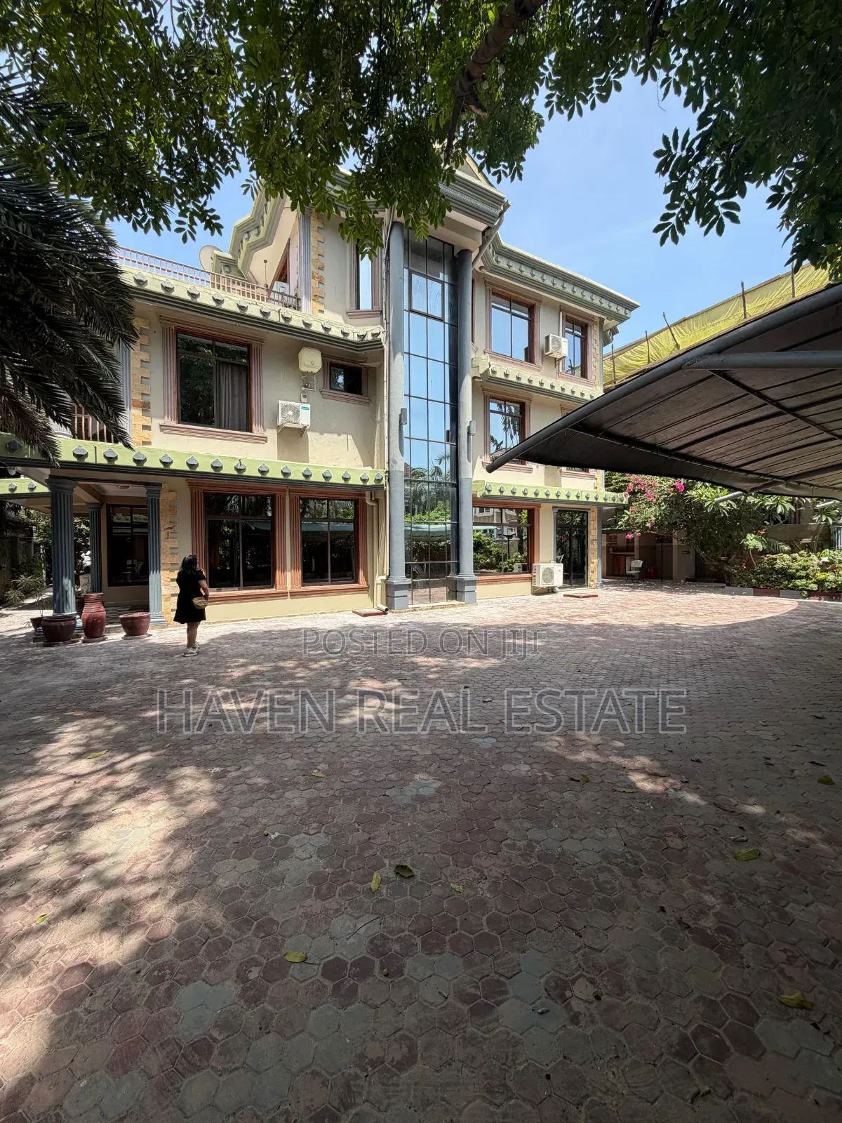 Furnished 8bdrm House in Msasani for rent in Msasani