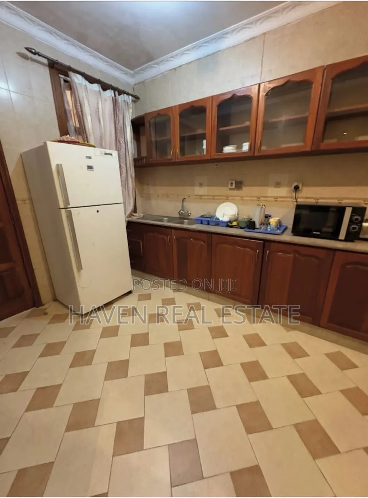 Furnished 8bdrm House in Msasani for rent in Msasani
