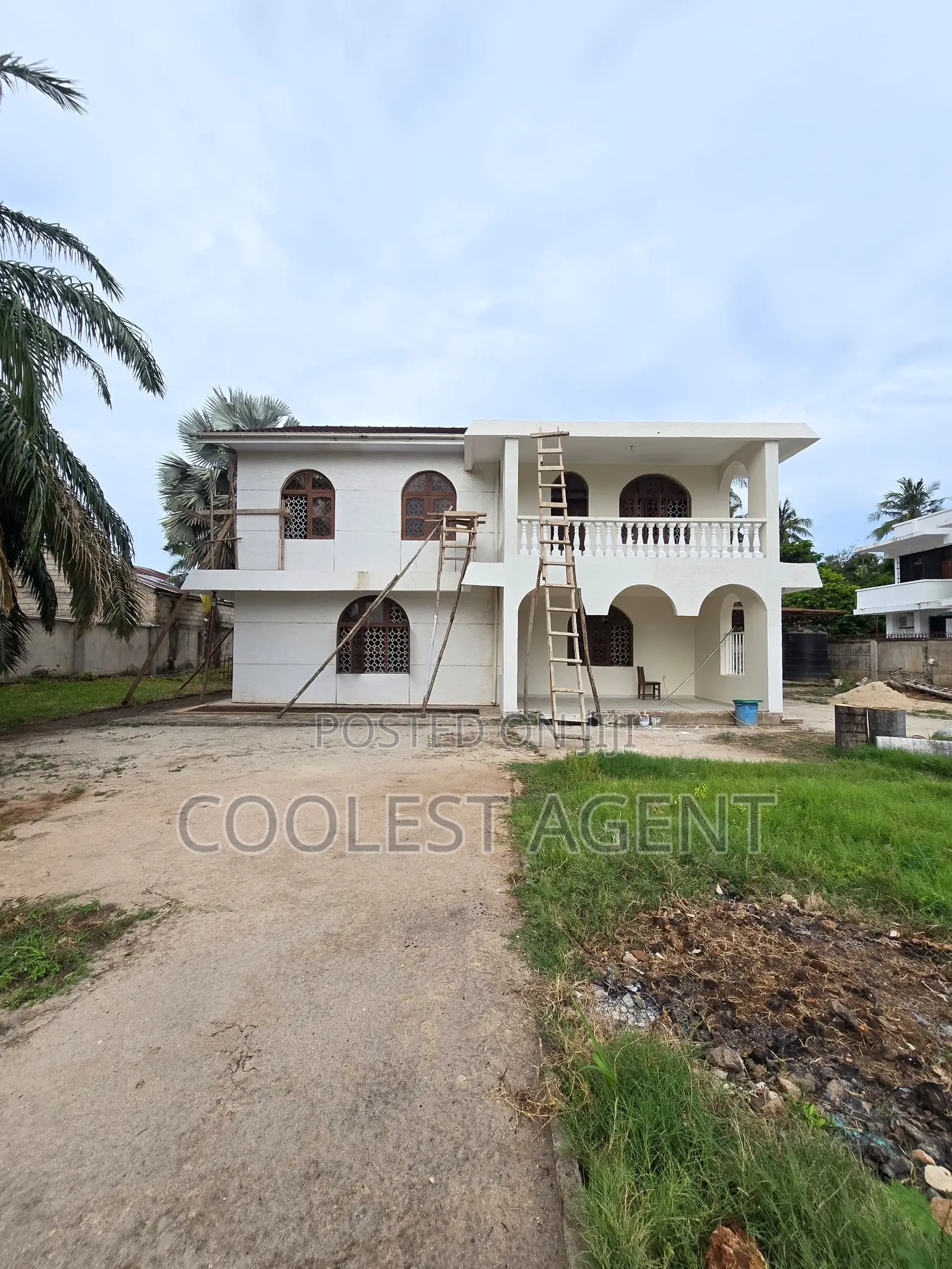 6bdrm House in Coolest Estate, Mikocheni for rent in Mikocheni