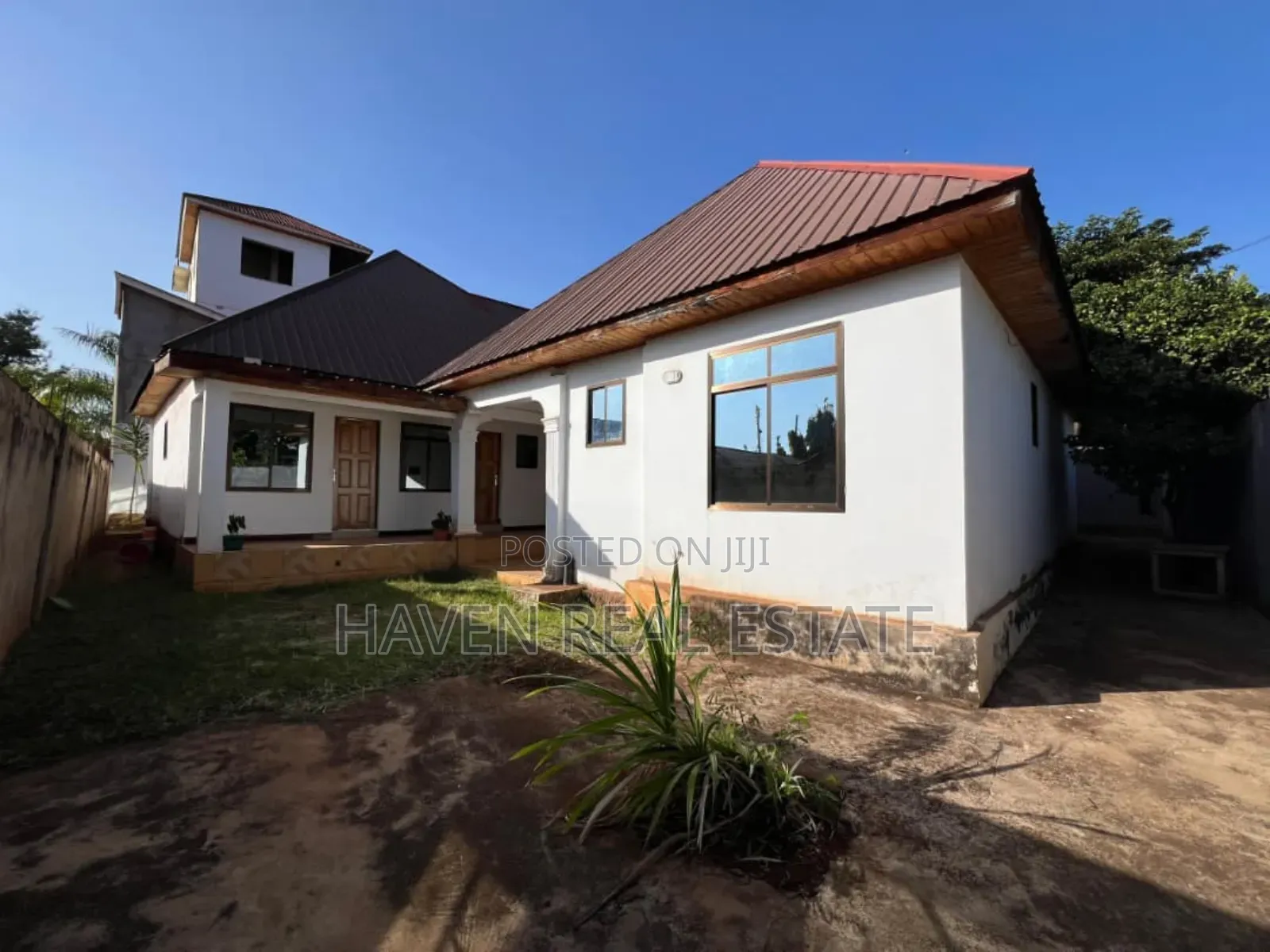 Lodge Ya Vyumba 25 Inauzwa Moshi in Moshi Urban