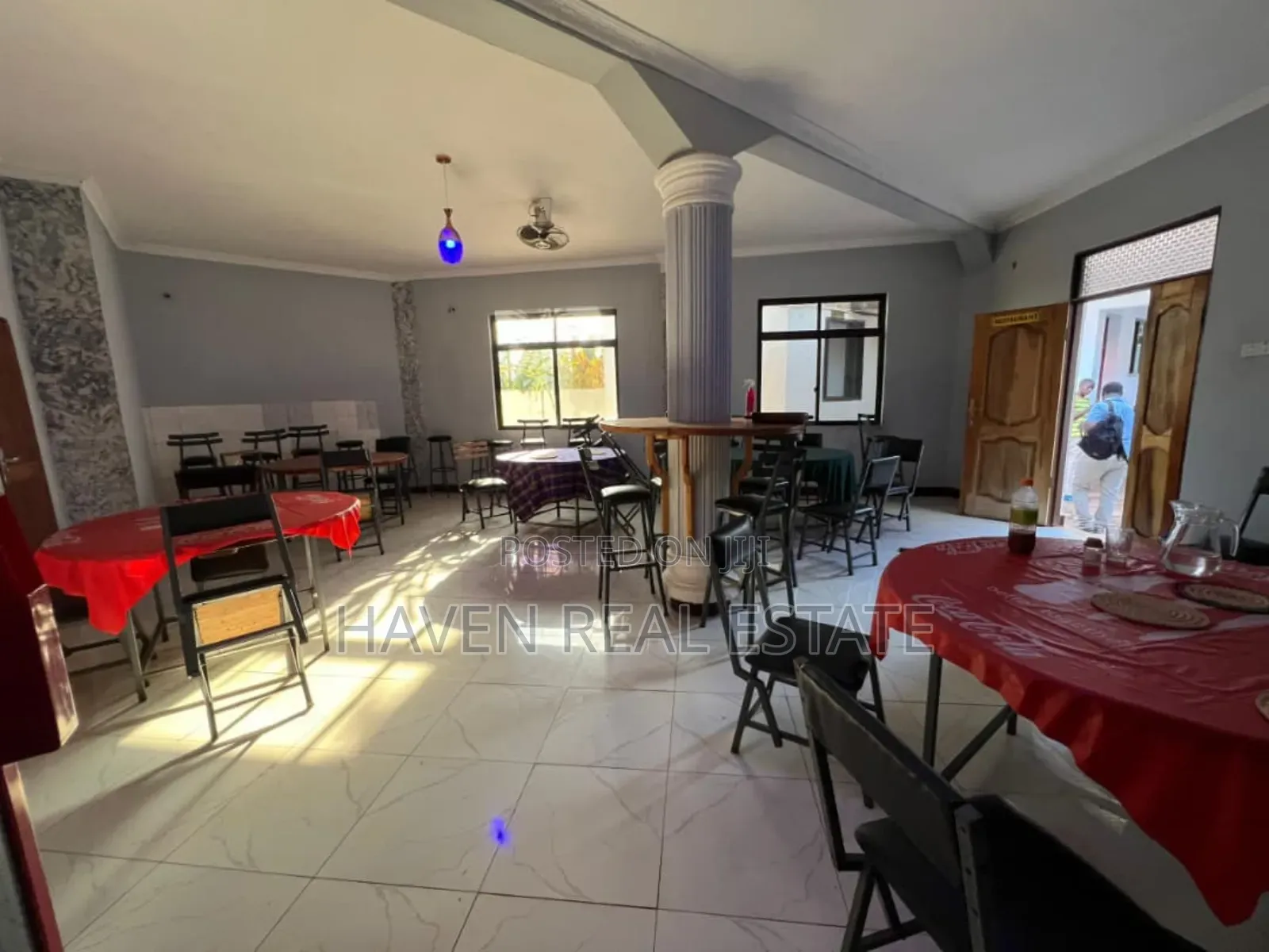 Lodge Ya Vyumba 25 Inauzwa Moshi in Moshi Urban