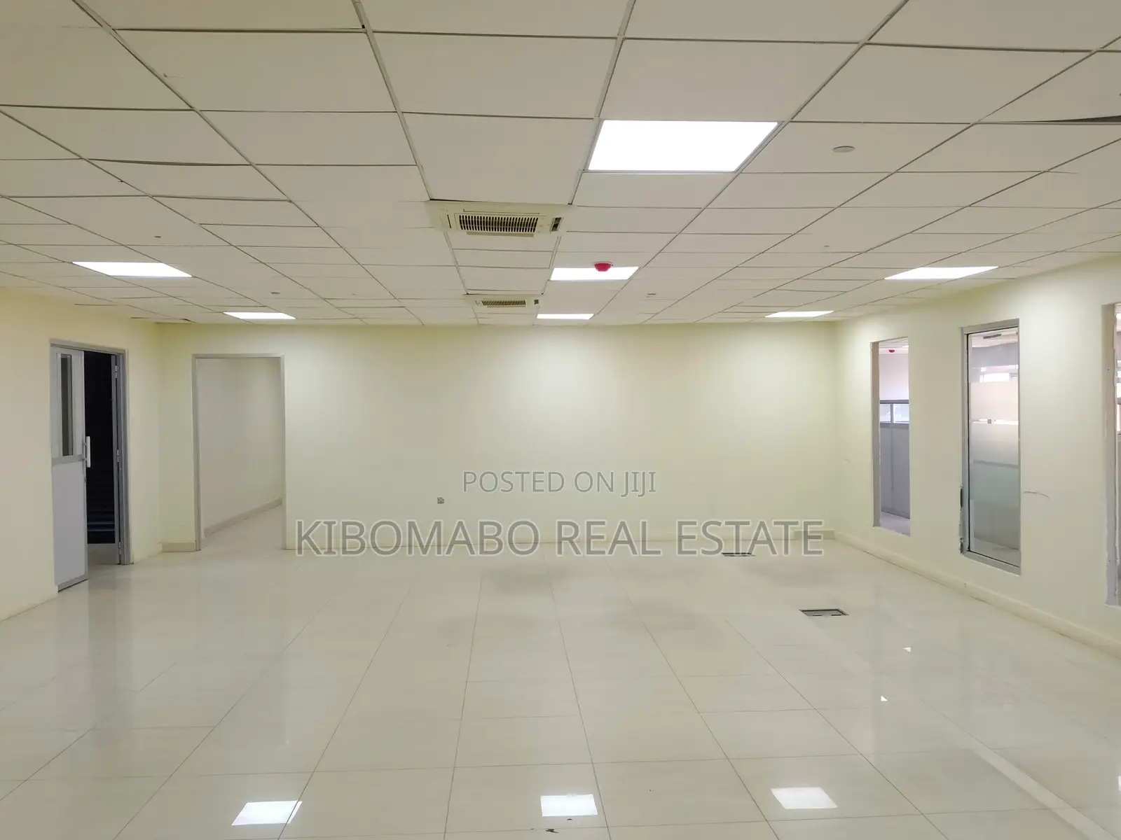 Private and Big Office Space With Partitions; 380 SQM Rental Top Floor in Oyster Bay