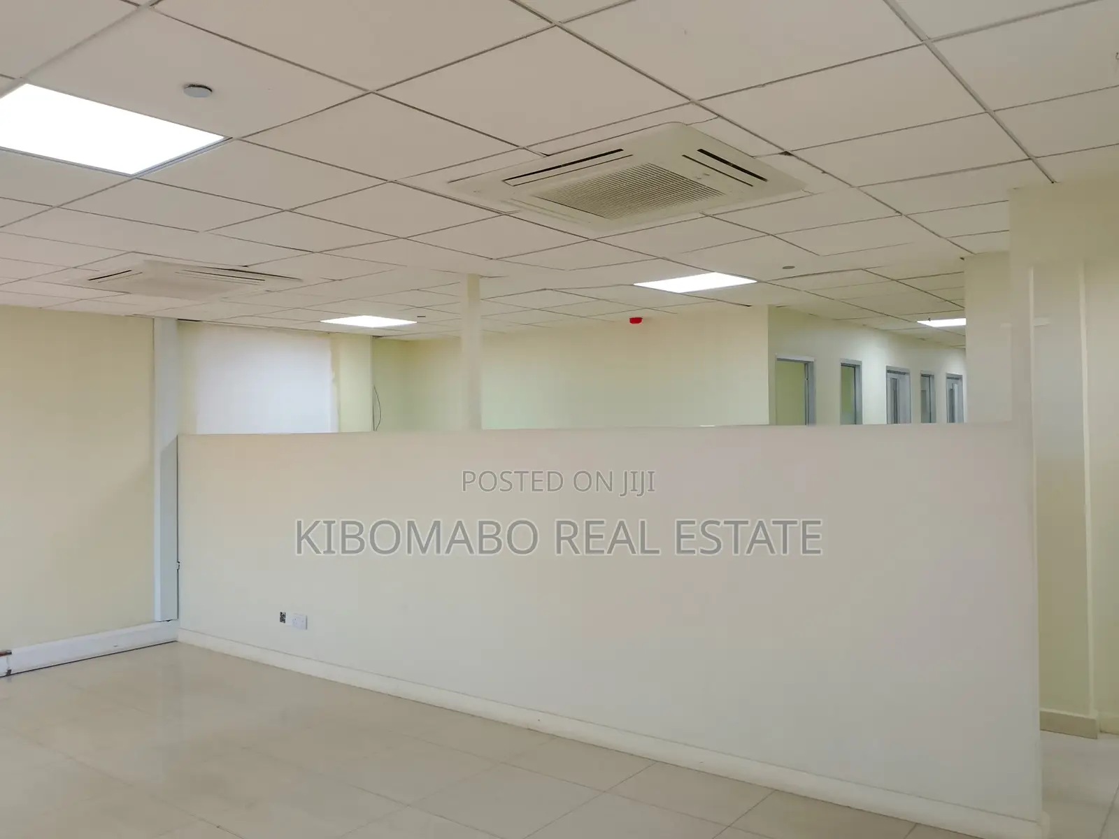 Private and Big Office Space With Partitions; 380 SQM Rental Top Floor in Oyster Bay