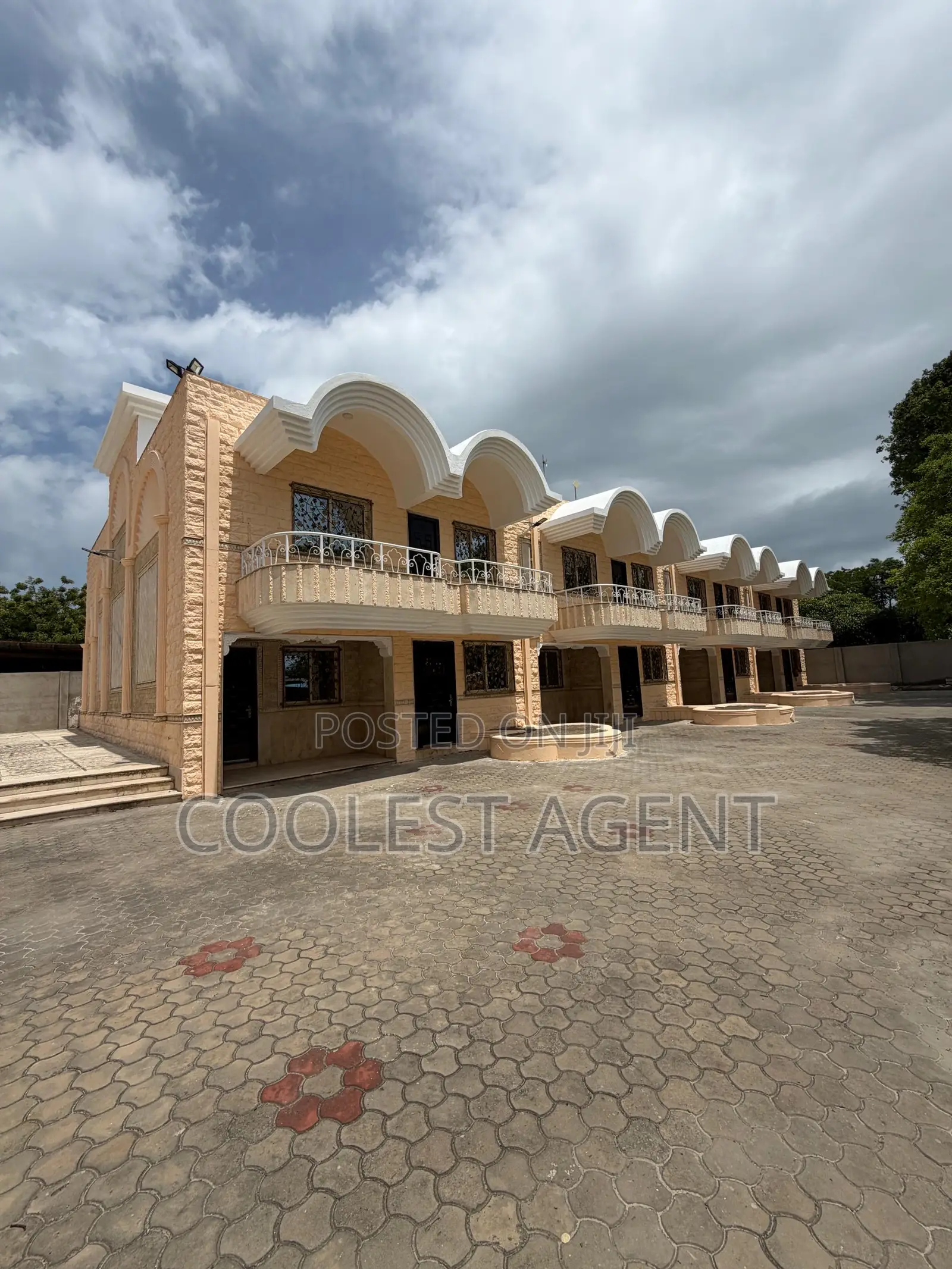 4bdrm Villa in Coolest Estate, Masaki for rent in Masaki