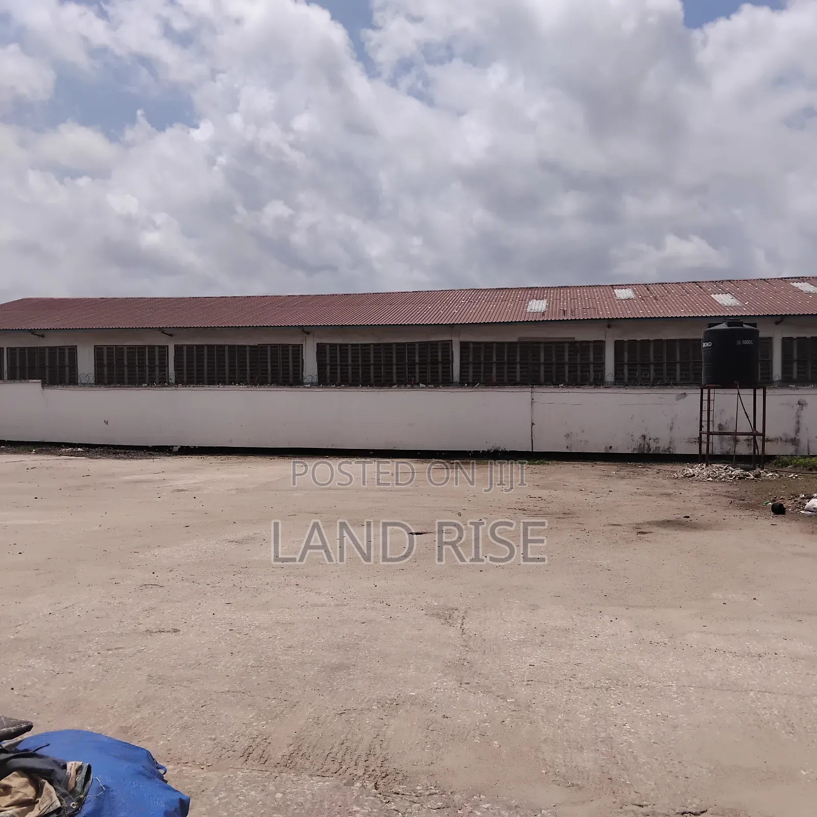 2000 SQM Warehouse With Outdoor Space in Chang'ombe in Chang'ombe