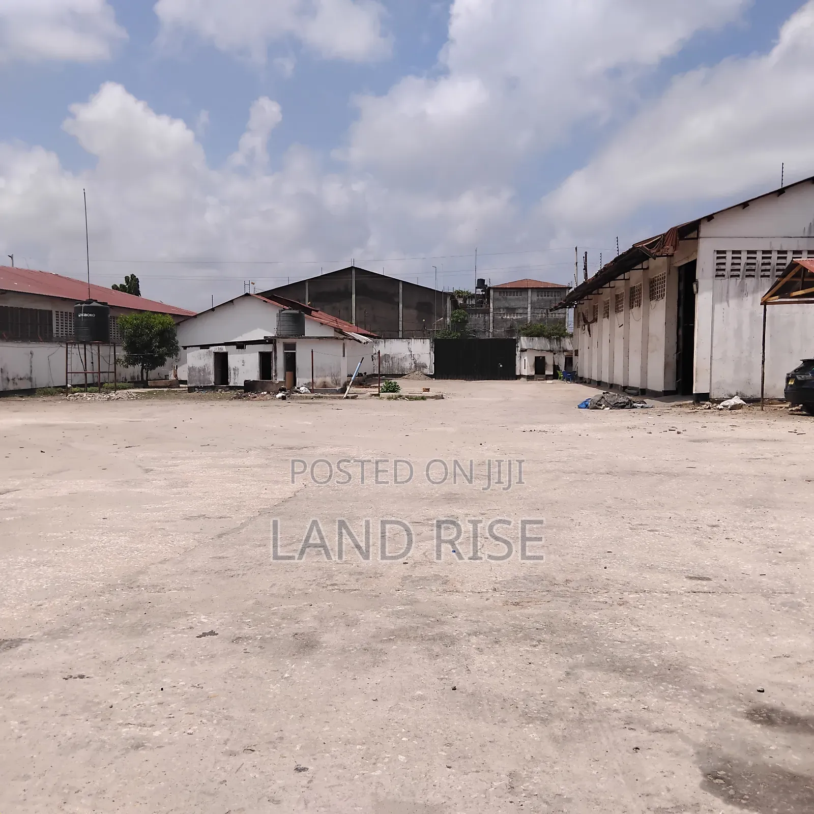 2000 SQM Warehouse With Outdoor Space in Chang'ombe in Chang'ombe