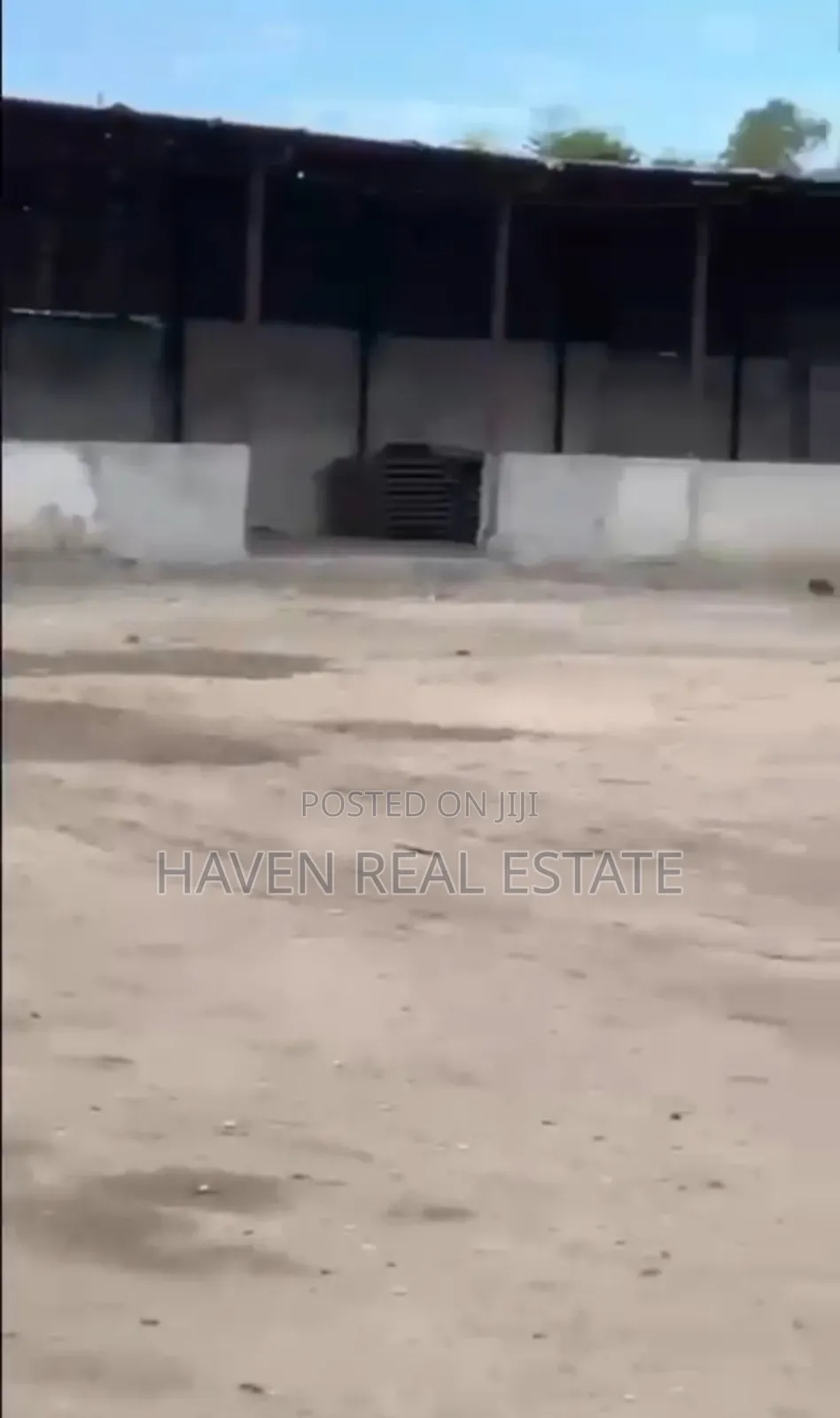 Yard Inauzwa Kurasini in Kurasini