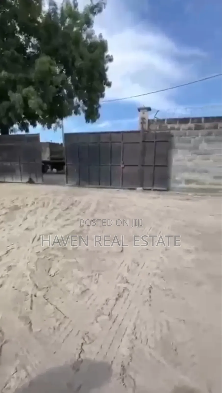 Yard Inauzwa Kurasini in Kurasini