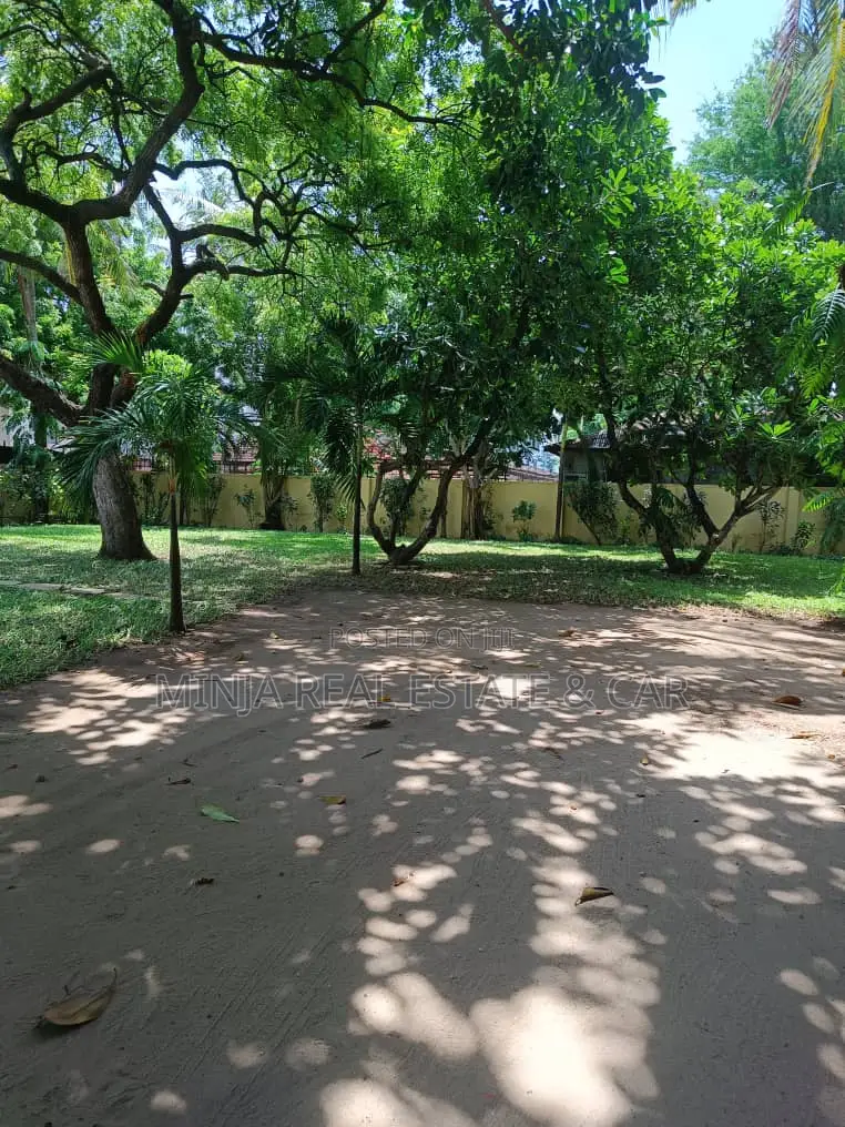 5bdrm House in Masaki for rent in Masaki